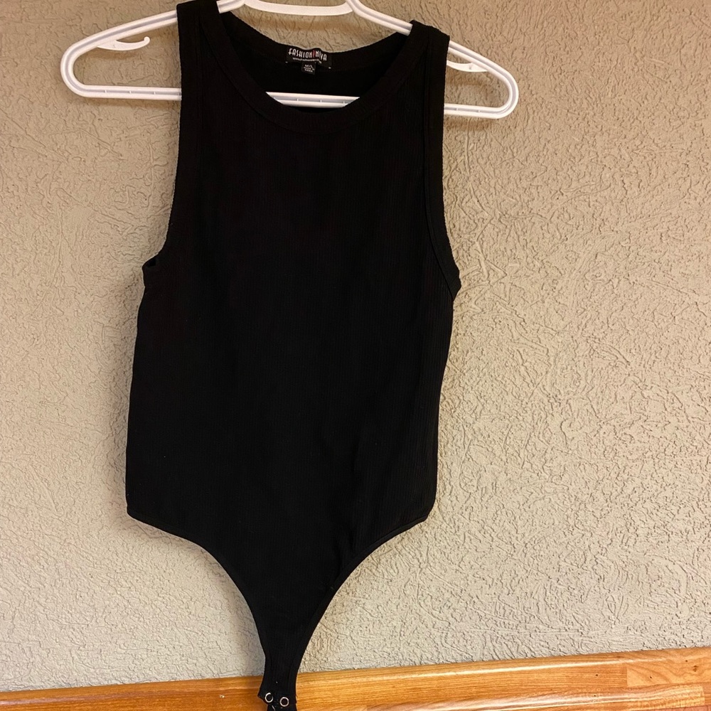 Ribbed black stretchy bodysuit